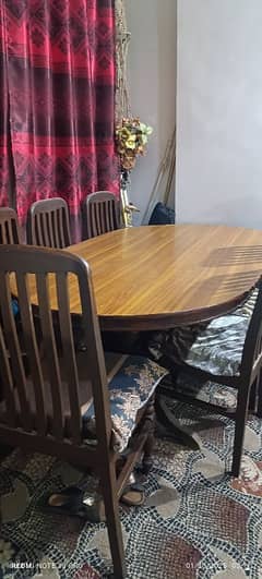 dinning table with 6 chairs