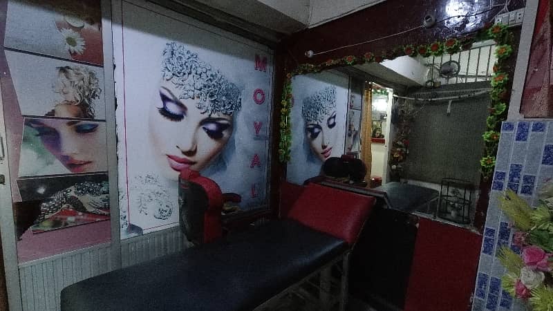 Running Beauty Polar Shop With Washroom Available 2