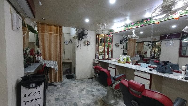 Running Beauty Polar Shop With Washroom Available 9