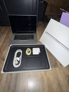 New Macbook Pro 2015 Purchased 2022 (NEW 10/10)