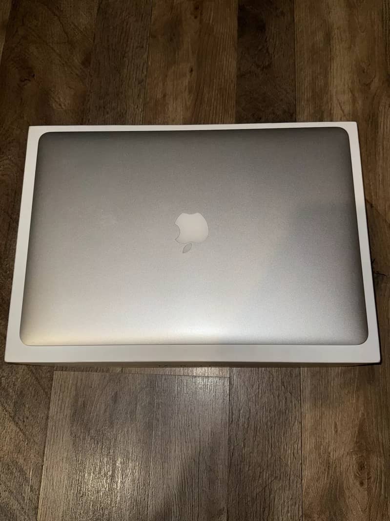 New Macbook Pro 2015 (Just Unboxed) (NEW 10/10) 5