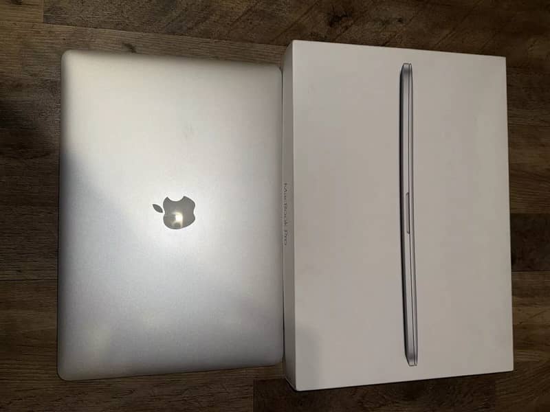 New Macbook Pro 2015 (Just Unboxed) (NEW 10/10) 6