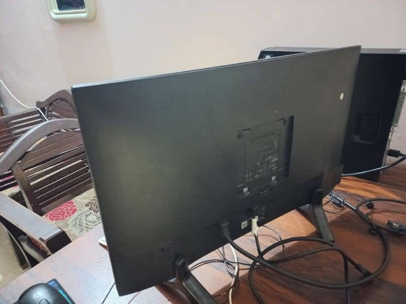 DELL BORDERLESS IPS LED MONITOR 3