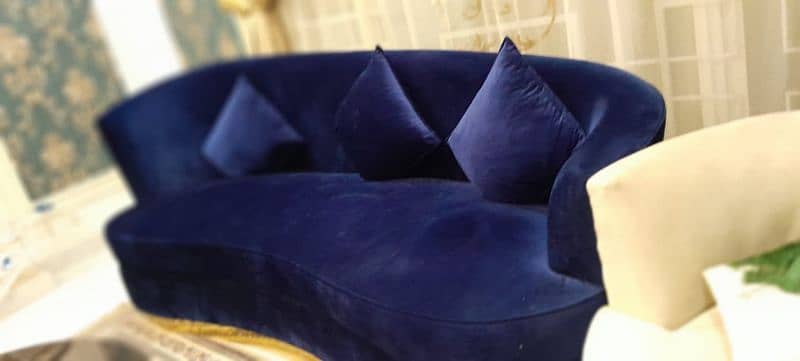 gourmet sofa for sale in low price urgent 1