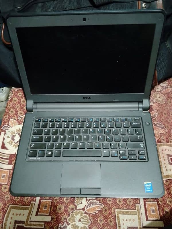 Dell latitude 3350 corei5 5th Generation 0