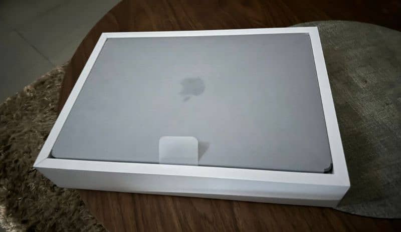 Macbook Air M2 15 inch 2023, 16GB, 1TB 5