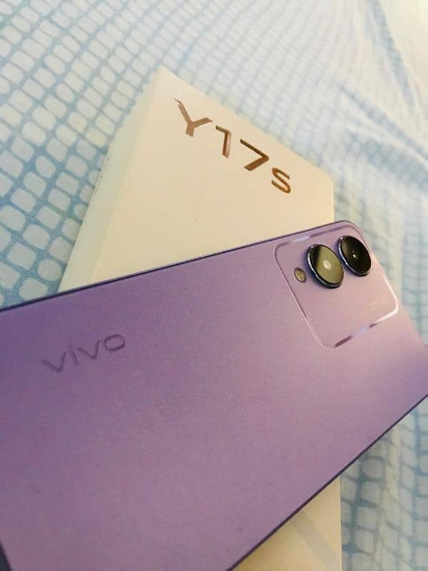 Vivo Y17s 1