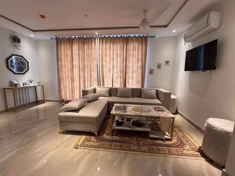 2 Bed FullyFurnished Apartment for Sale in Zameen Aurum Gulberg 3 3