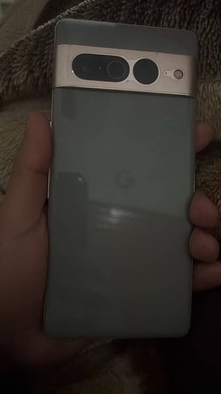 10/10 condition pixel 7pro. Exchnge possible with iphone 1