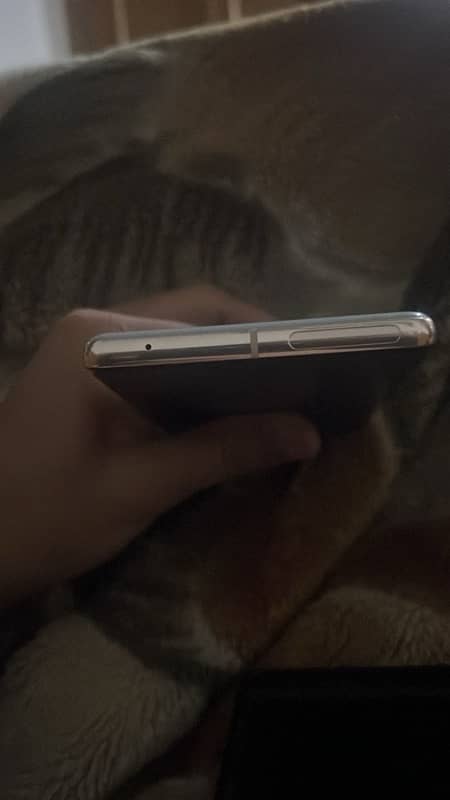 10/10 condition pixel 7pro. Exchnge possible with iphone 5