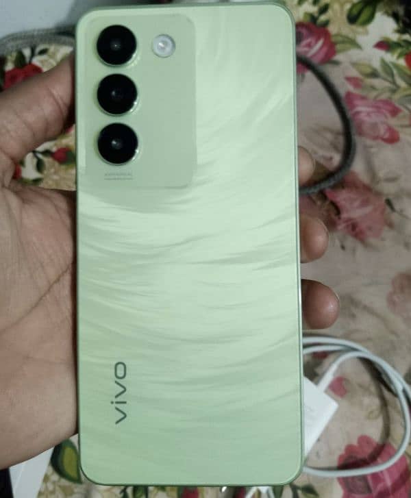 Vivo Y100 0