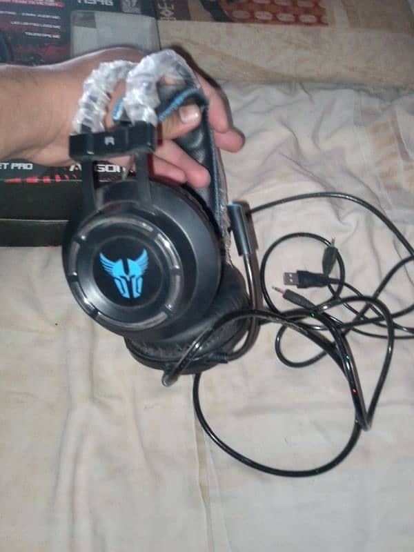 gaming headphones 3