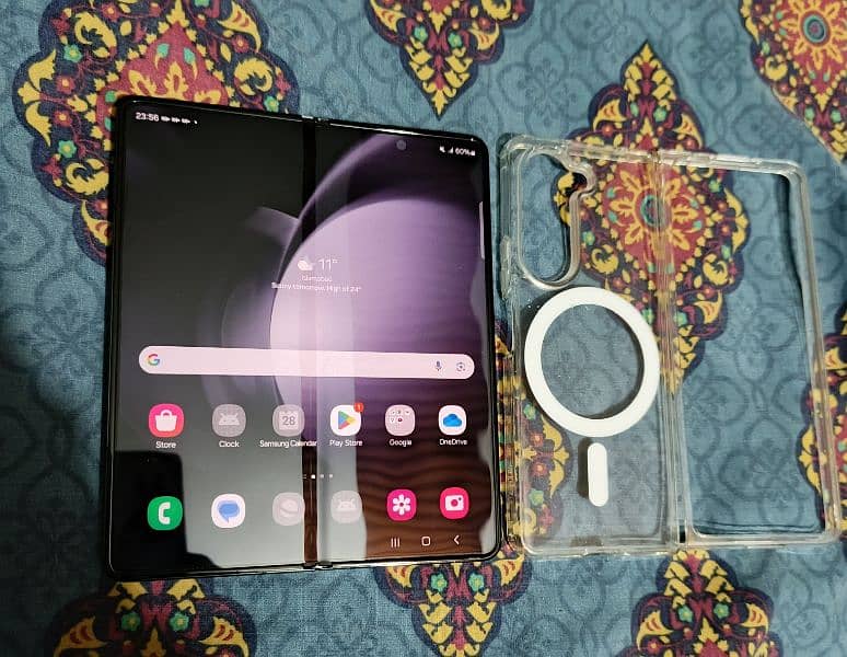 Samsung Galaxy Z Fold 5 (Non PTA) 1