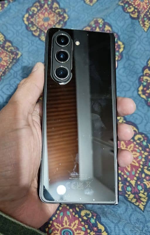 Samsung Galaxy Z Fold 5 (Non PTA) 4