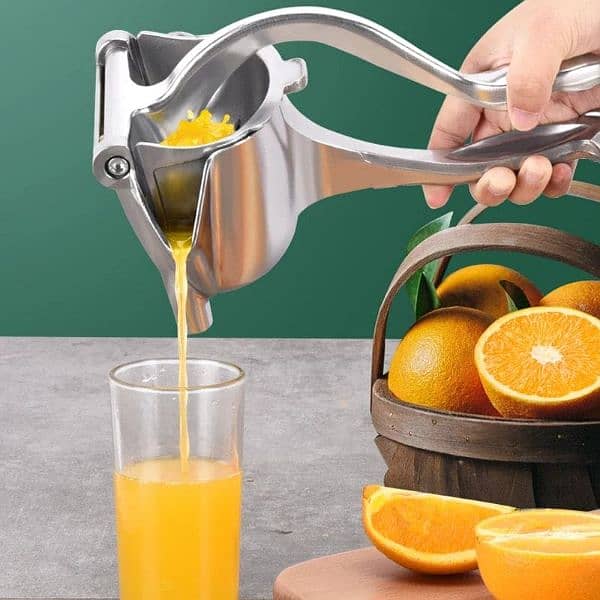 Manual Fruit Press Juicer 1