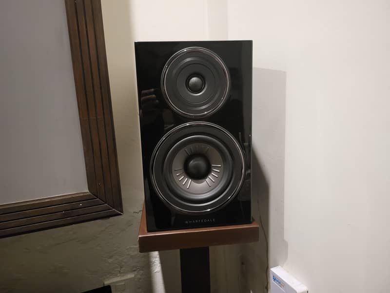 Wharfedale 12c and 12.2 Bookshelf speakers 8