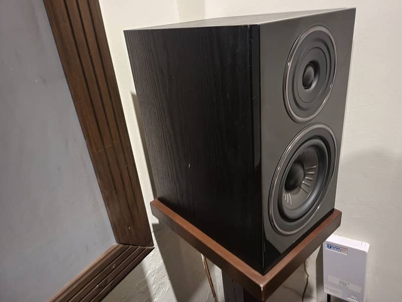 Wharfedale 12c and 12.2 Bookshelf speakers 9