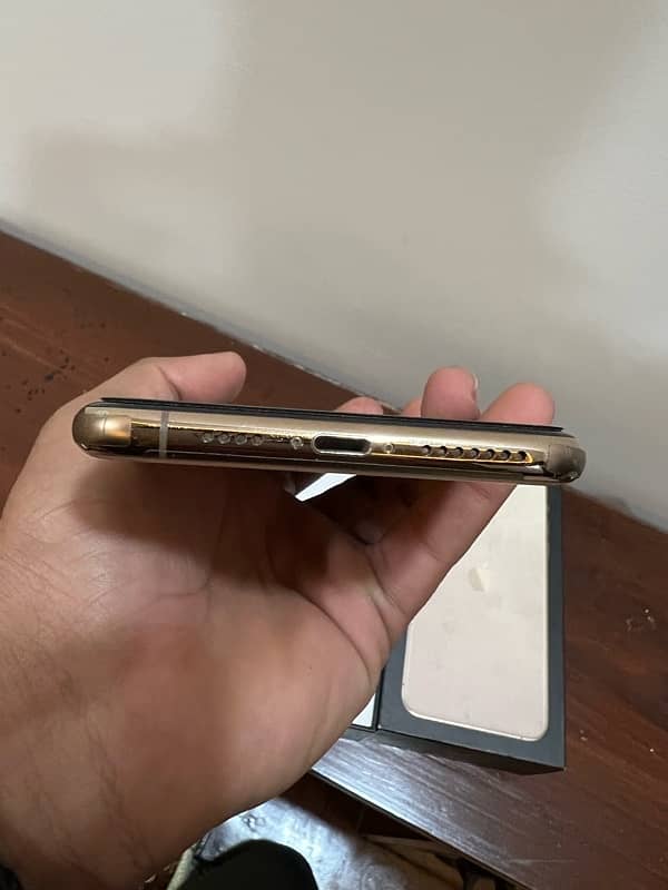 iphone 11 pro max 256gb pta approved gold color 1