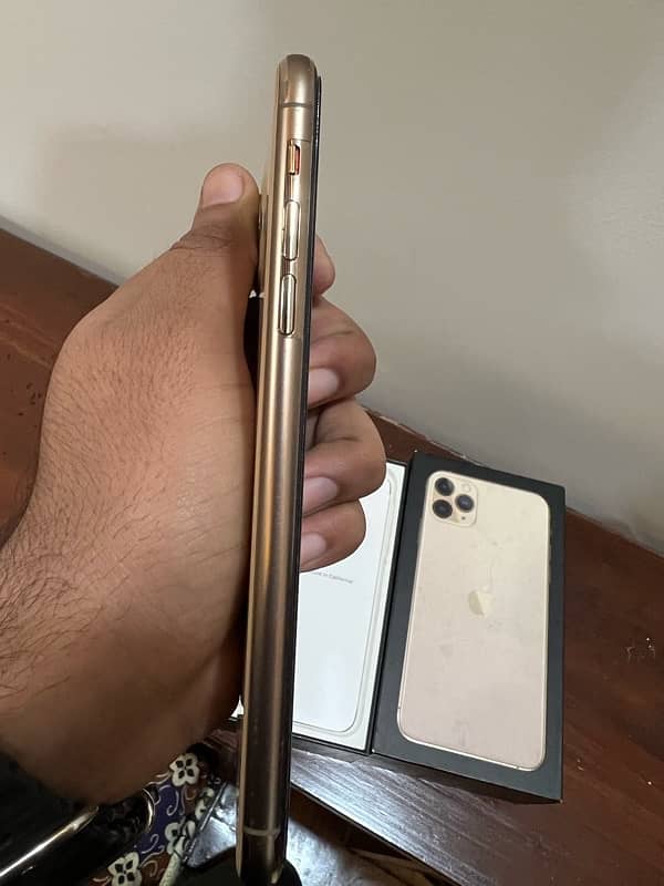 iphone 11 pro max 256gb pta approved gold color 3