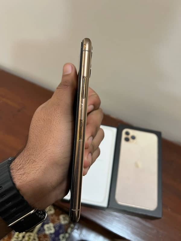 iphone 11 pro max 256gb pta approved gold color 6