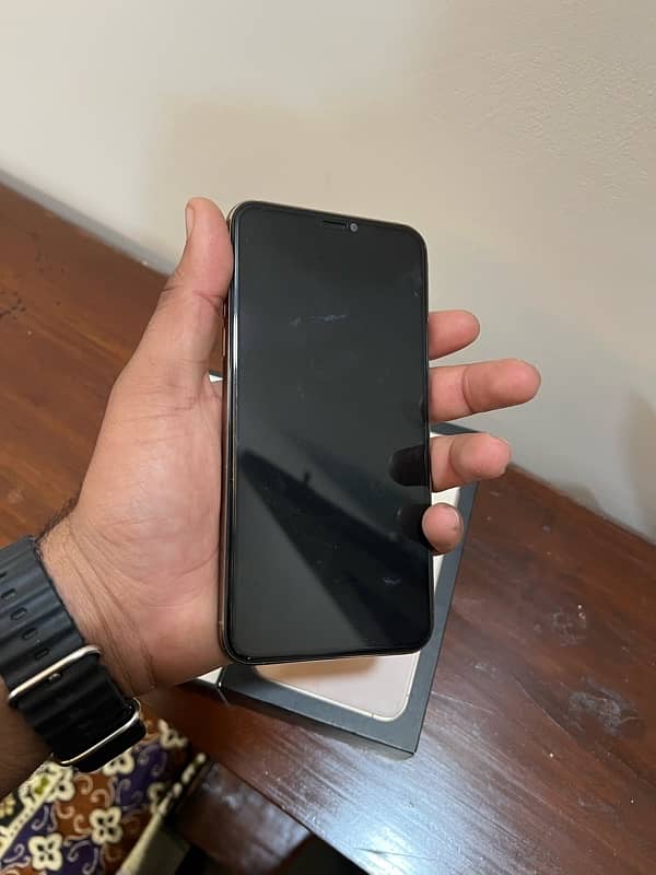 iphone 11 pro max 256gb pta approved gold color 7