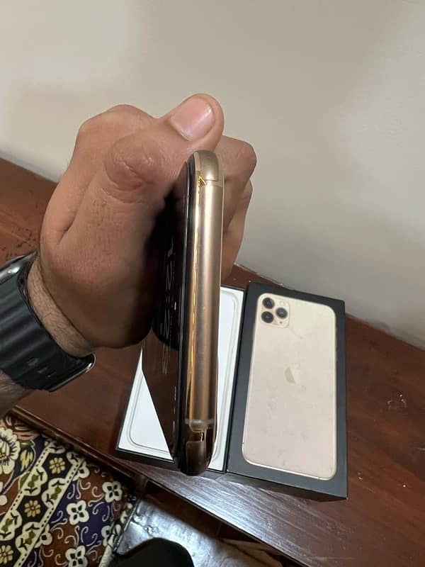 iphone 11 pro max 256gb pta approved gold color 11