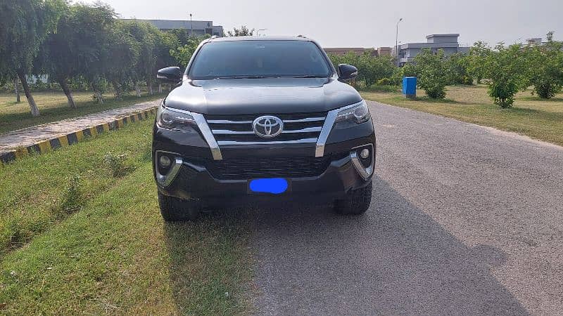 Toyota Fortuner V 2017 0