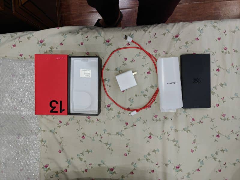 OnePlus 13 , Dual Sim Complete Box. 5