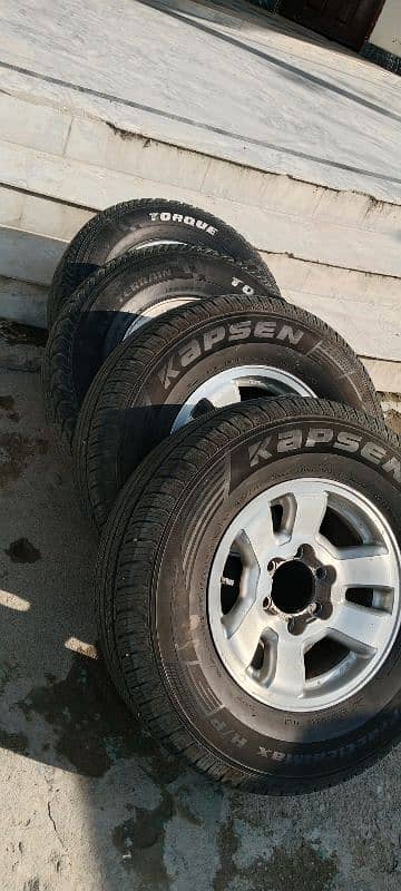 tire's with alloy rims 0