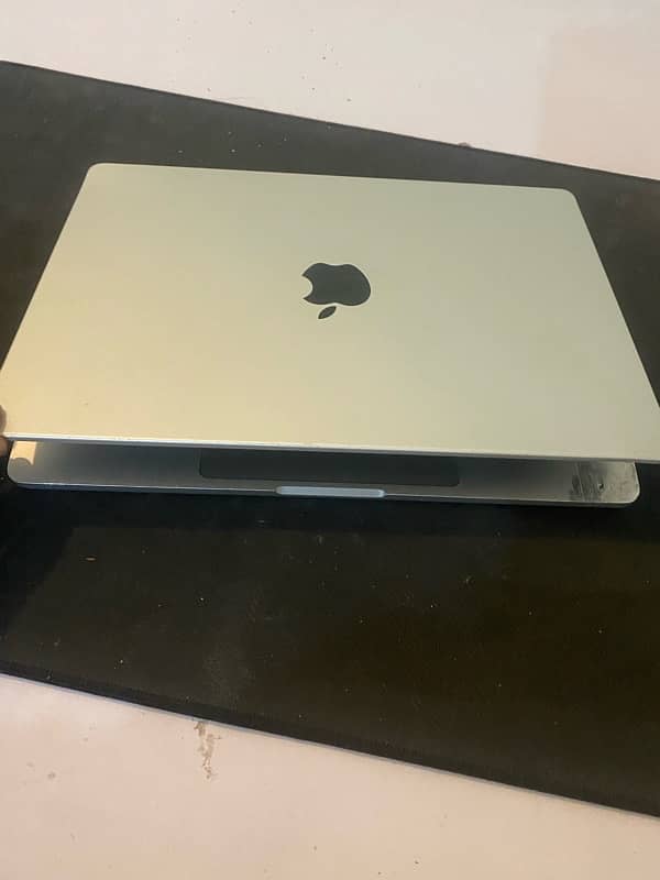 macbook pro m1 pro chip 14 inch 7