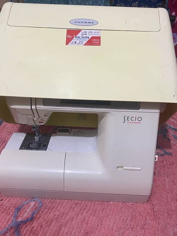 JANOME  SECIO 8200 Embroidery  + Stitching machine 3