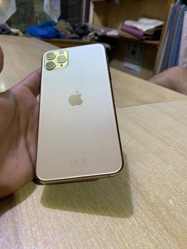 iPhone 11 Pro Max all ok phone box 64gb 74 health fac unlock non pta 4