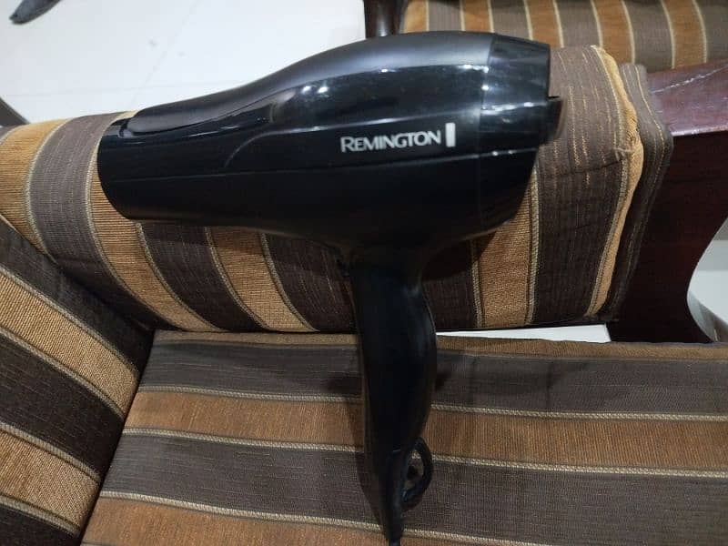 Remington PRO-AIR 2200 HairDryer. 1