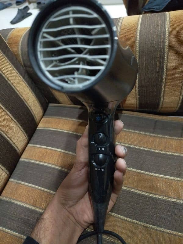 Remington PRO-AIR 2200 HairDryer. 3