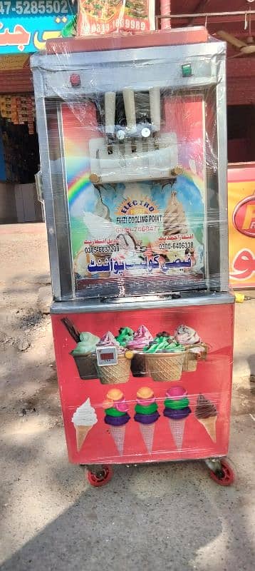 Con ice cream machine for sale good condition new condition 2