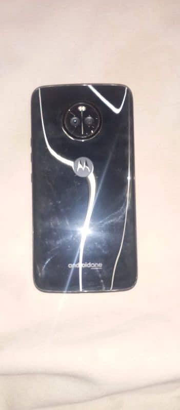 Moto X4 water proof hy cnic ki copi bh dnga urgent need hg cash ki 6