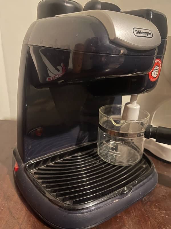 Coffee Machine Delonghi 4