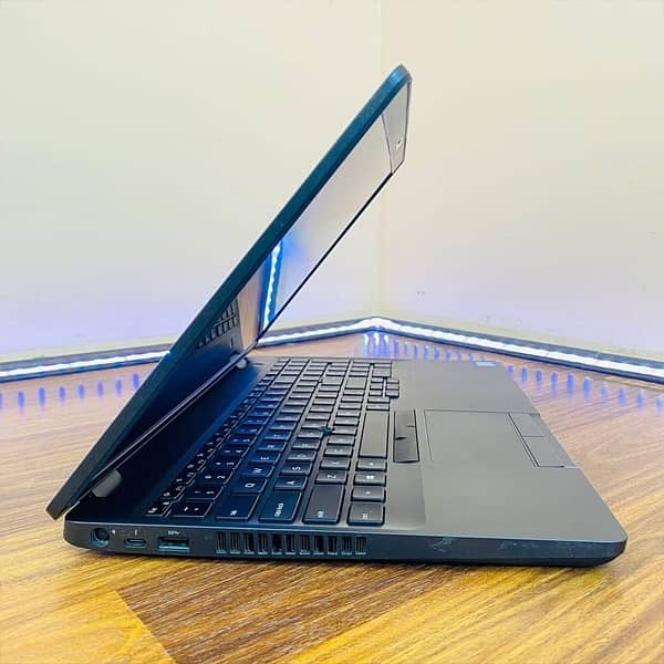 Dell Latitude 5500 I7 8th Generation BOX Open only 1