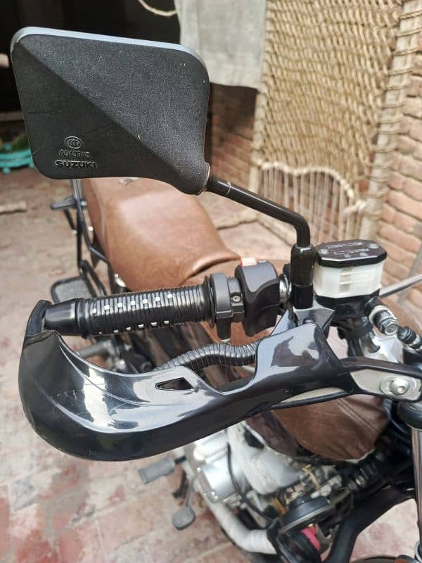 Suzuki GS 150 SE 2022 Fully Modified for Tourism 17