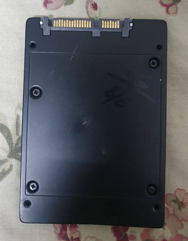 Sandisk 128Gb SSD 1