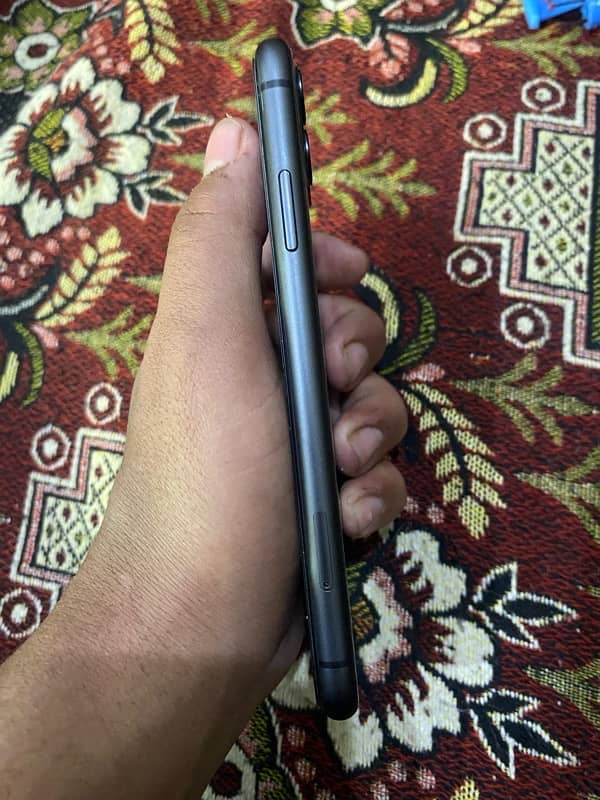 Iphone 11 Waterpack 8 month offical warranty 1