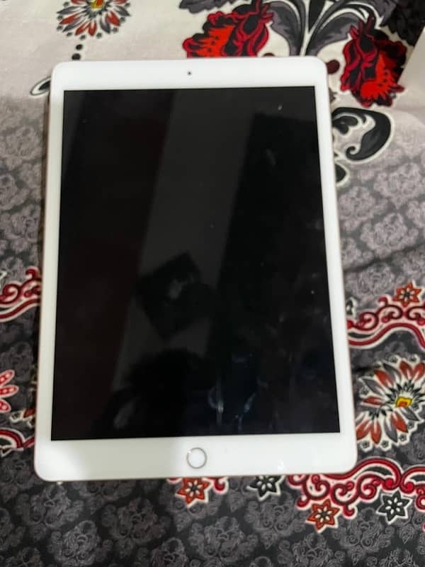 IPad (8 Generation) LL/A Model 0