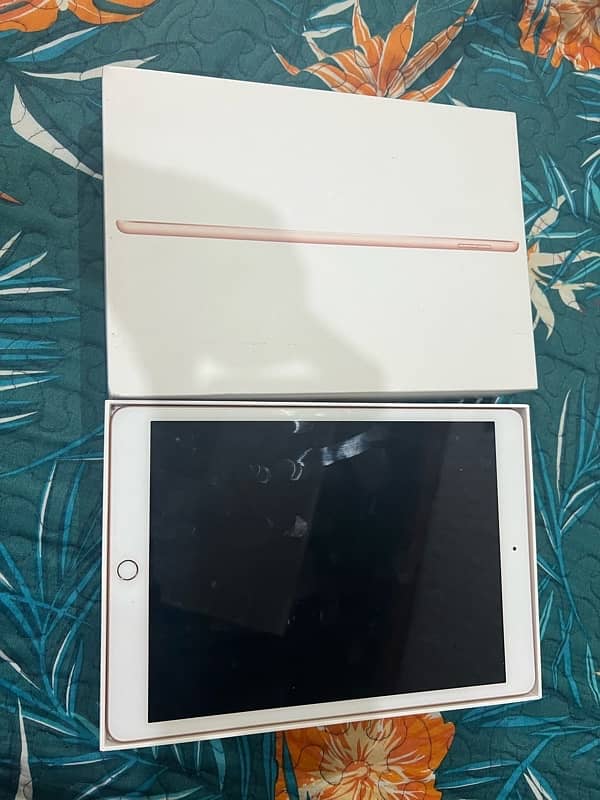 IPad 8 Generation LL/A Model 2