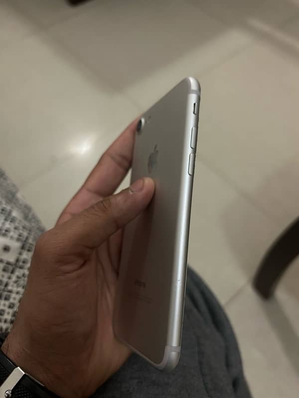 Iphone 7 128 gb Pta Approved 1