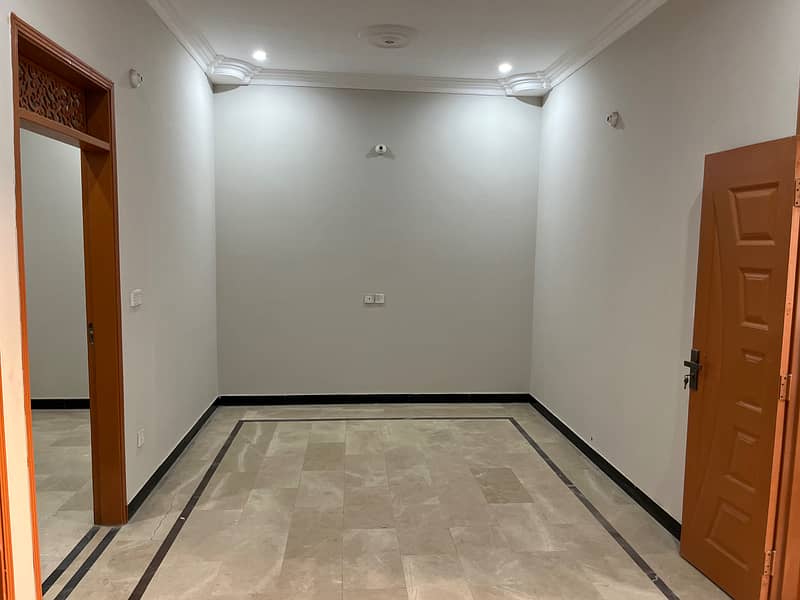 120 sqyrds LEASED House Brand new in Saadi town West open available for sale 5