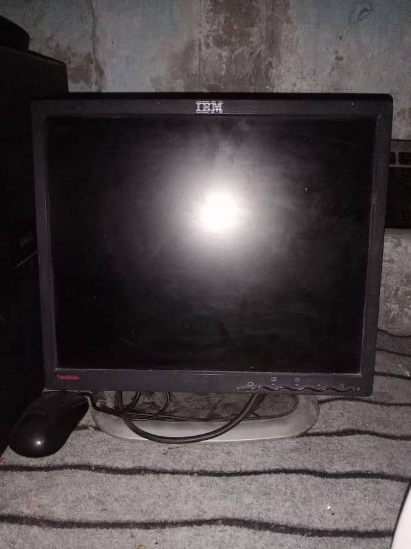 system Dell + ibm LCD + keyboard mouse 1