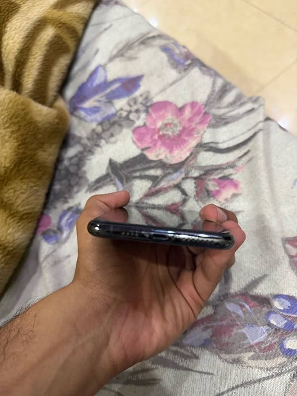 Iphone 11 Pro Max 64Gb Pta Approved 4