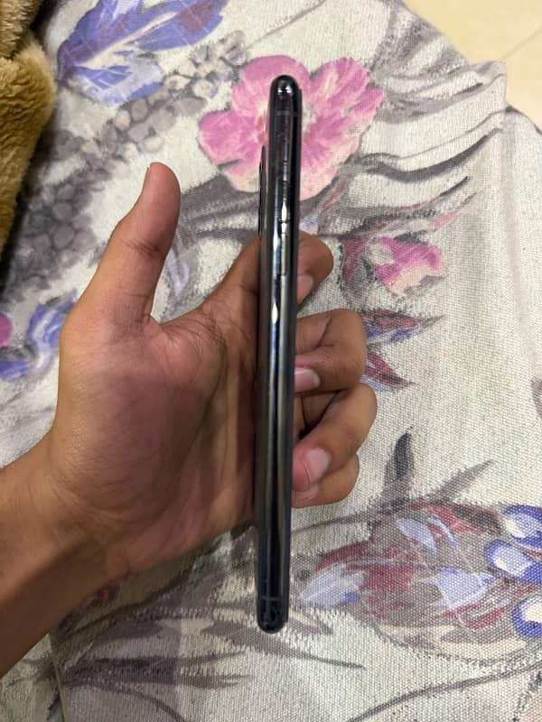 Iphone 11 Pro Max 64Gb Pta Approved 5