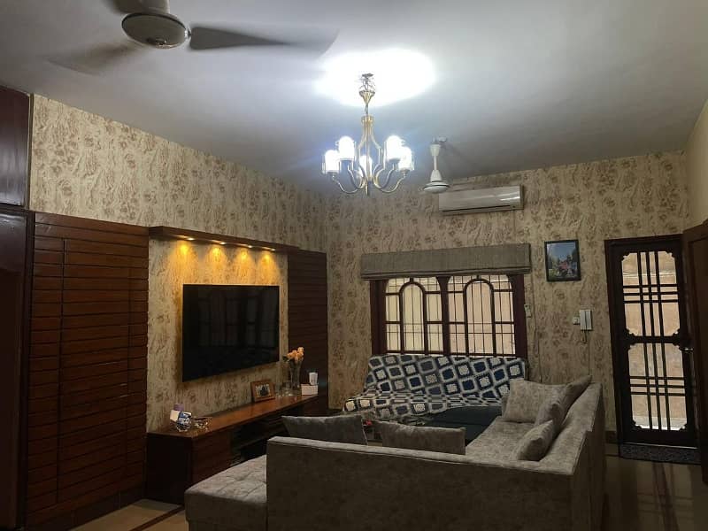 Double Storey 400 Square Yards House Available In Gulshan-e-Iqbal - Block 6 For sale 5