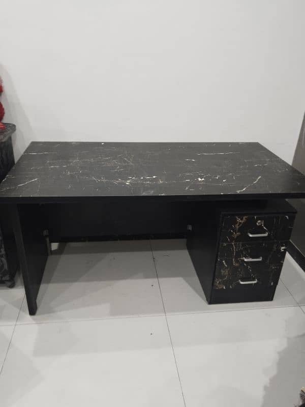 new executive table for sale 0